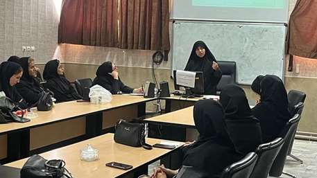 توانمندسازی ارائه‌دهندگان خدمات سلامت برای اجرای برنامه خودمراقبتی و ارتقای سواد سلامت در دامغان